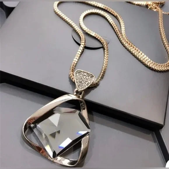 New Fashion Charm Geometry Crystal Glass Pendant Necklace Black Gold - Picture 2 of 7